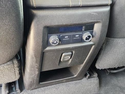 Used 2020 Chevrolet Traverse LT FWD image 30