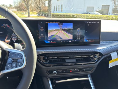 Used 2026 BMW 330i Sedan w/ M Sport Package RWD image 25