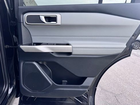 Certified 2022 Ford Explorer XLT w/ Equipment Group 202A image 31