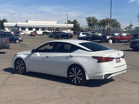 Used 2020 Nissan Altima 2.5 Platinum image 4