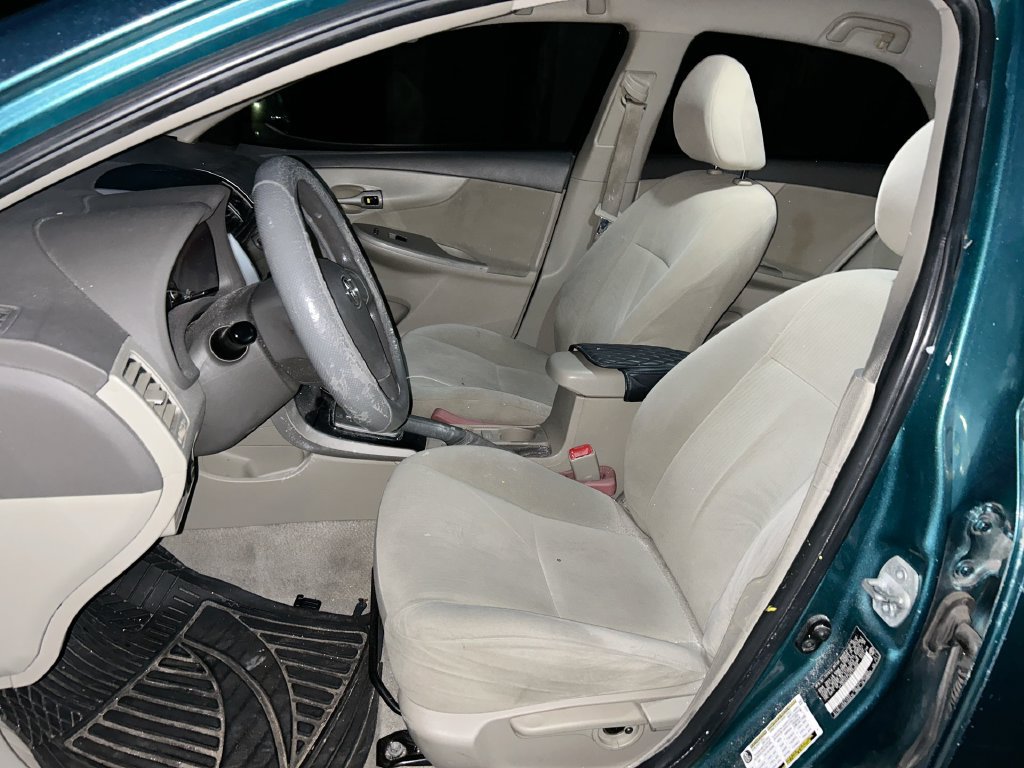 Used 2010 Toyota Corolla LE FWD image 2