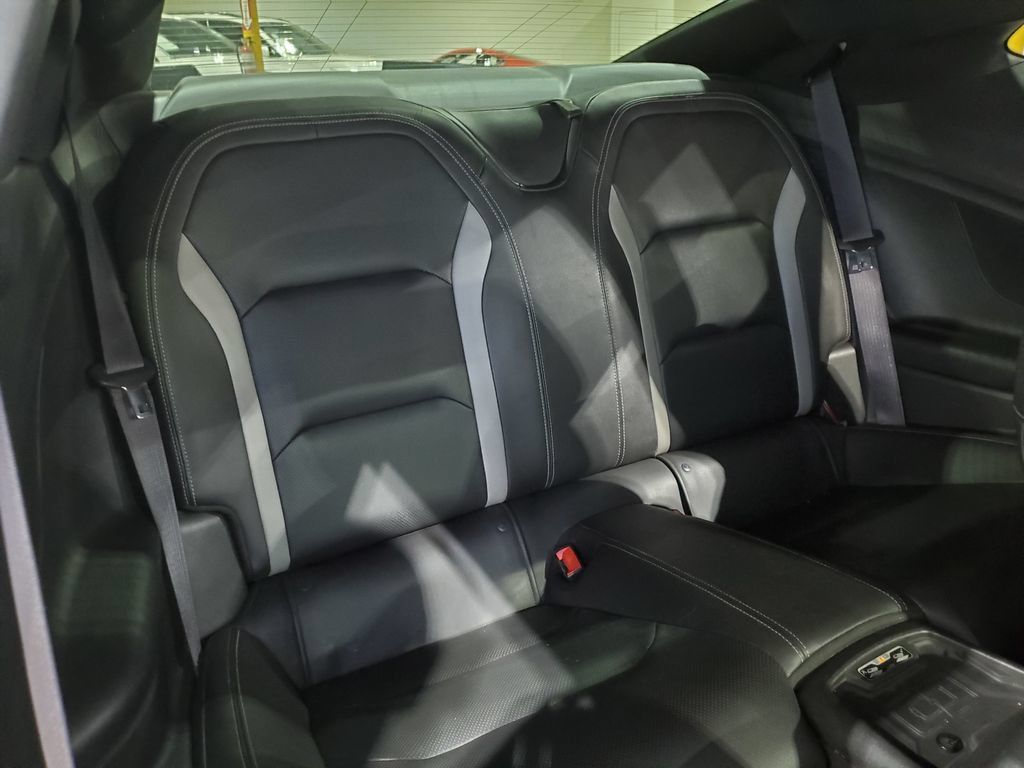 Used 2016 Chevrolet Camaro LT RWD image 17