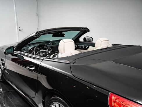 Used 2017 Mercedes-Benz SL 450 image 31