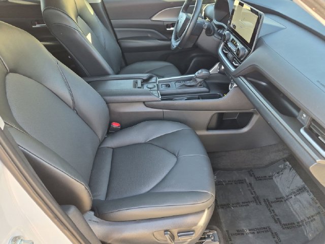 Certified 2024 Toyota Grand Highlander AWD image 34