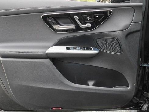 New 2025 Mercedes-Benz GLC 350e 4MATIC image 22