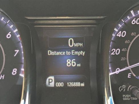 Used 2013 Toyota Avalon XLE Premium FWD image 10