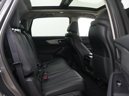 Used 2023 Acura MDX SH-AWD image 12