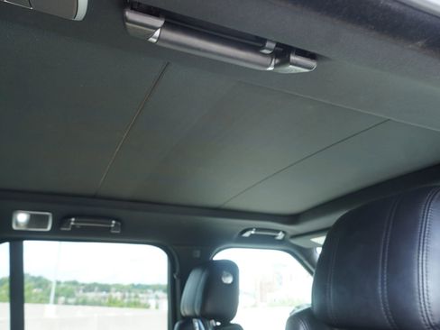 Used 2016 Land Rover Range Rover HSE image 38