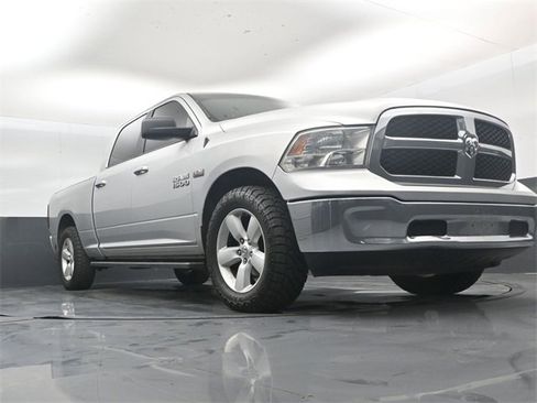 Used 2017 RAM 1500 Classic SLT image 44
