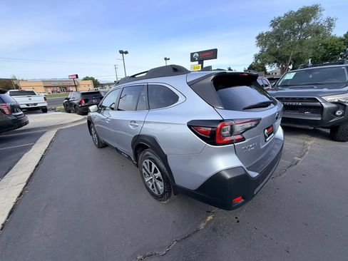 Used 2025 Subaru Outback AWD/4WD image 6