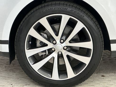 Used 2025 Land Rover Range Rover Evoque S image 12