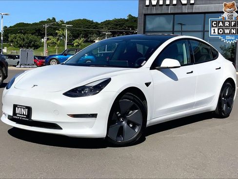 Used 2023 Tesla Model 3 Standard Range image 2