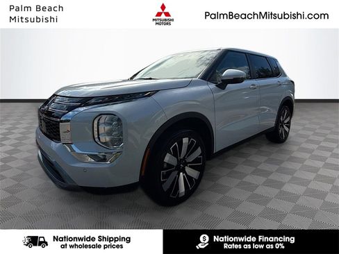 New 2025 Mitsubishi Outlander SE image 1