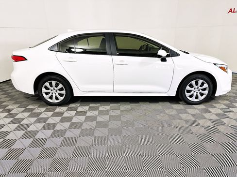 Used 2023 Toyota Corolla LE image 2