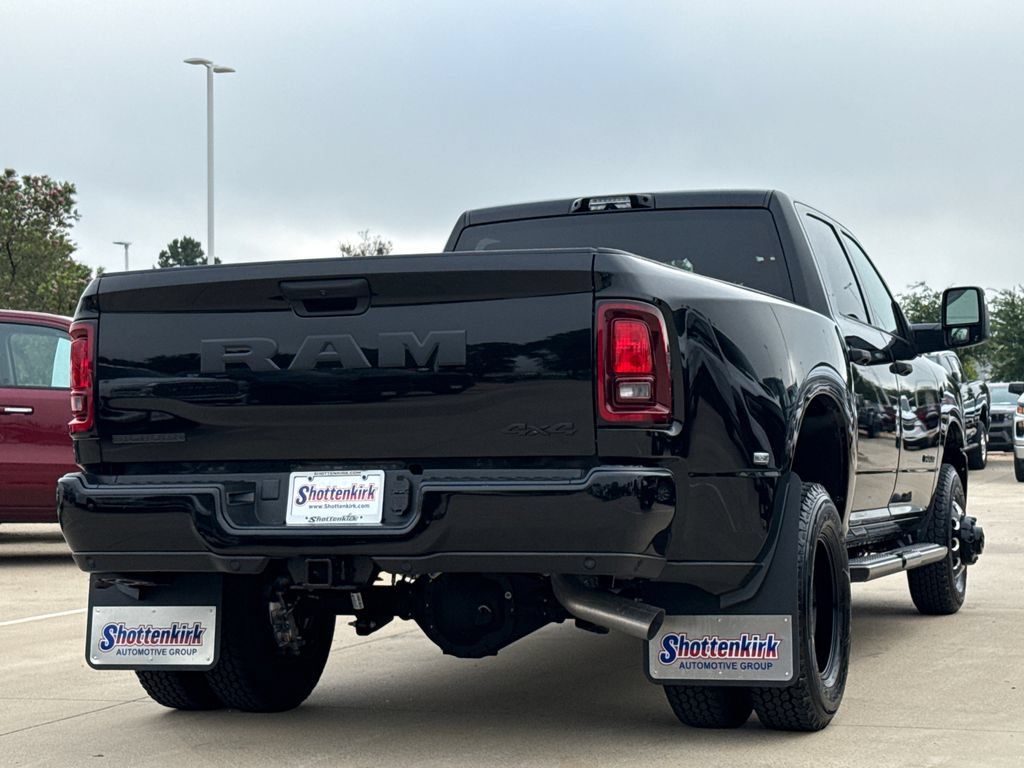 New 2026 RAM 3500 Big Horn AWD/4WD image 9