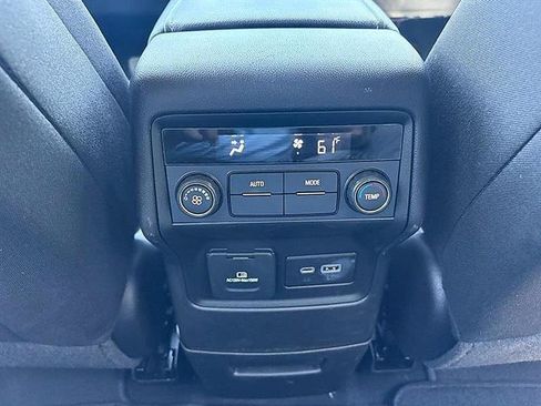 Used 2023 GMC Acadia SLE w/ Driver Convenience Package FWD image 40
