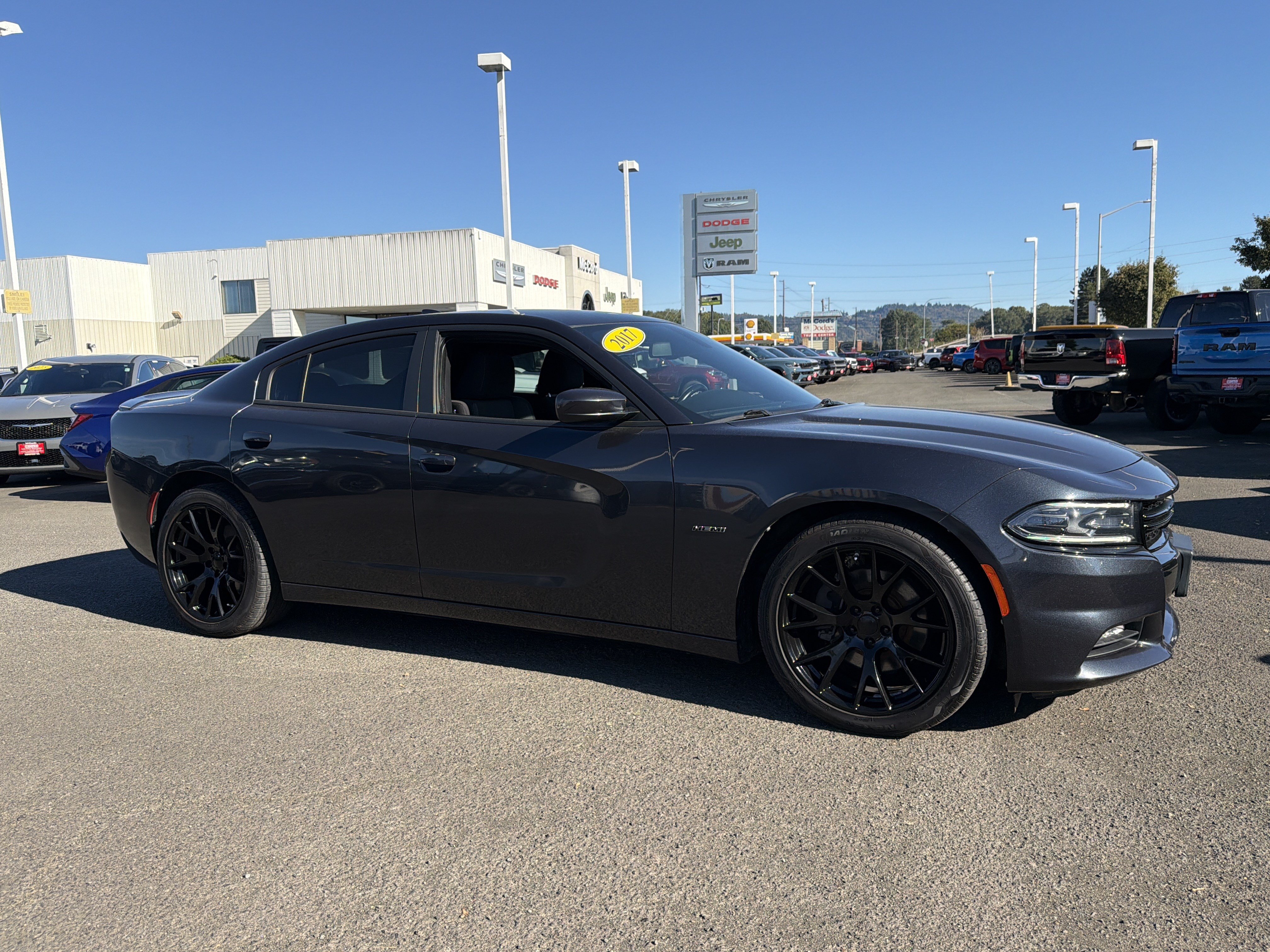 Used 2017 Dodge Charger R/T RWD image 7