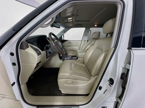 Used 2017 INFINITI QX80 2WD w/ Driver Assistance Package image 13