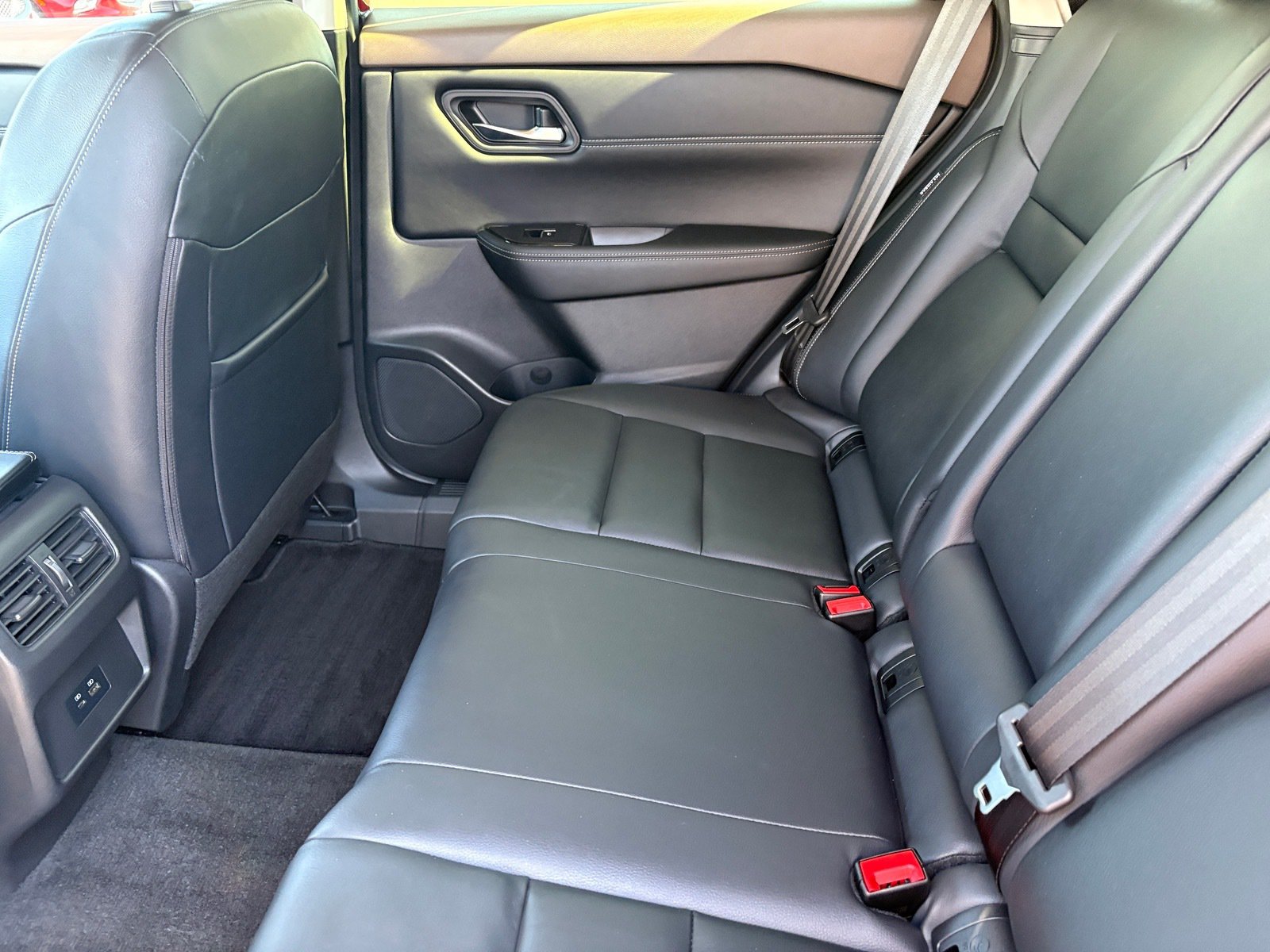 Used 2023 Nissan Rogue SL FWD image 13