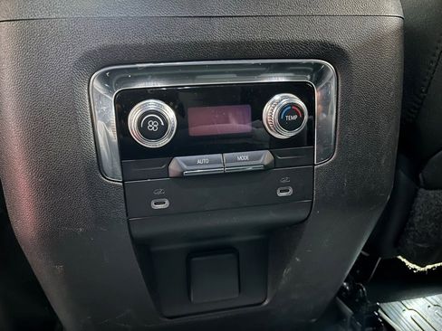 Certified 2022 GMC Yukon SLE image 16