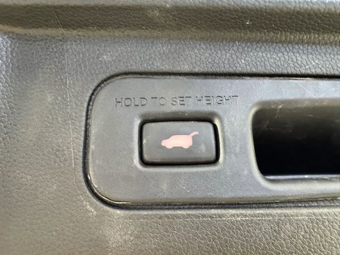 Used 2025 Honda Pilot TrailSport image 30