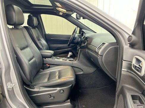 Used 2021 Jeep Grand Cherokee Limited image 23