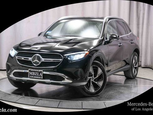 Used 2024 Mercedes-Benz GLC 300 4MATIC image 1