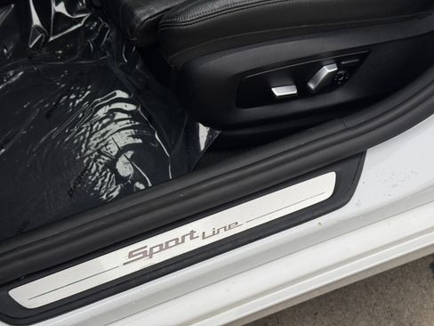 Used 2017 BMW 540i w/ Premium Package image 32