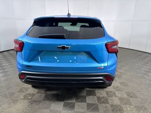 Used 2025 Chevrolet Trax RS w/ Driver Confidence Package image 4