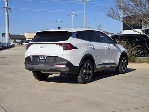 New 2026 Kia Sportage LX image 4