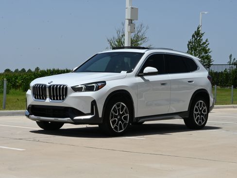 Used 2025 BMW X1 xDrive28i w/ Convenience Package AWD/4WD image 5