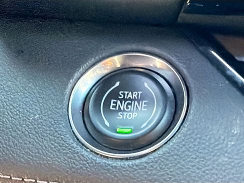 Used 2025 Buick Enclave Preferred image 35