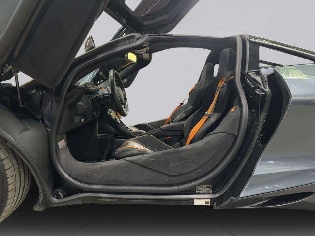 Used 2018 McLaren 720S RWD image 40