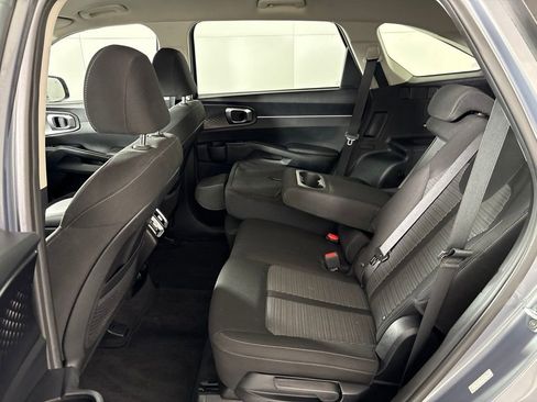 Used 2023 Kia Sorento LX FWD image 26