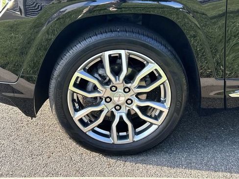 Used 2024 GMC Terrain Denali AWD/4WD image 10