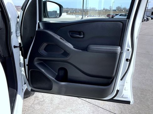 Certified 2024 Nissan Frontier S image 16