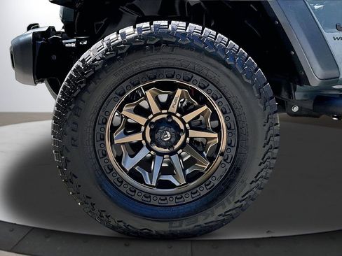 Certified 2024 Jeep Wrangler Willys AWD/4WD image 31