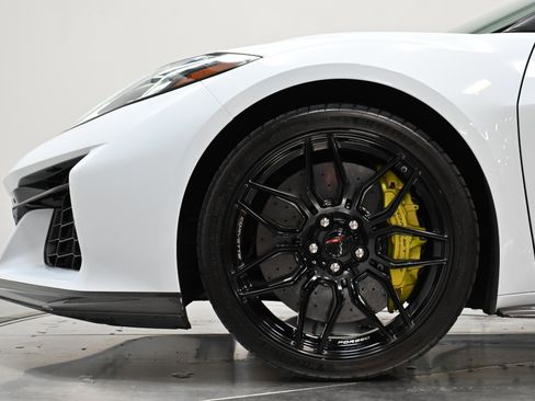 Used 2024 Chevrolet Corvette Z06 w/ Stealth Interior Trim Package image 12