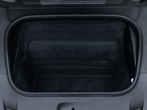 Used 2024 Porsche 911 Carrera w/ Premium Package image 34