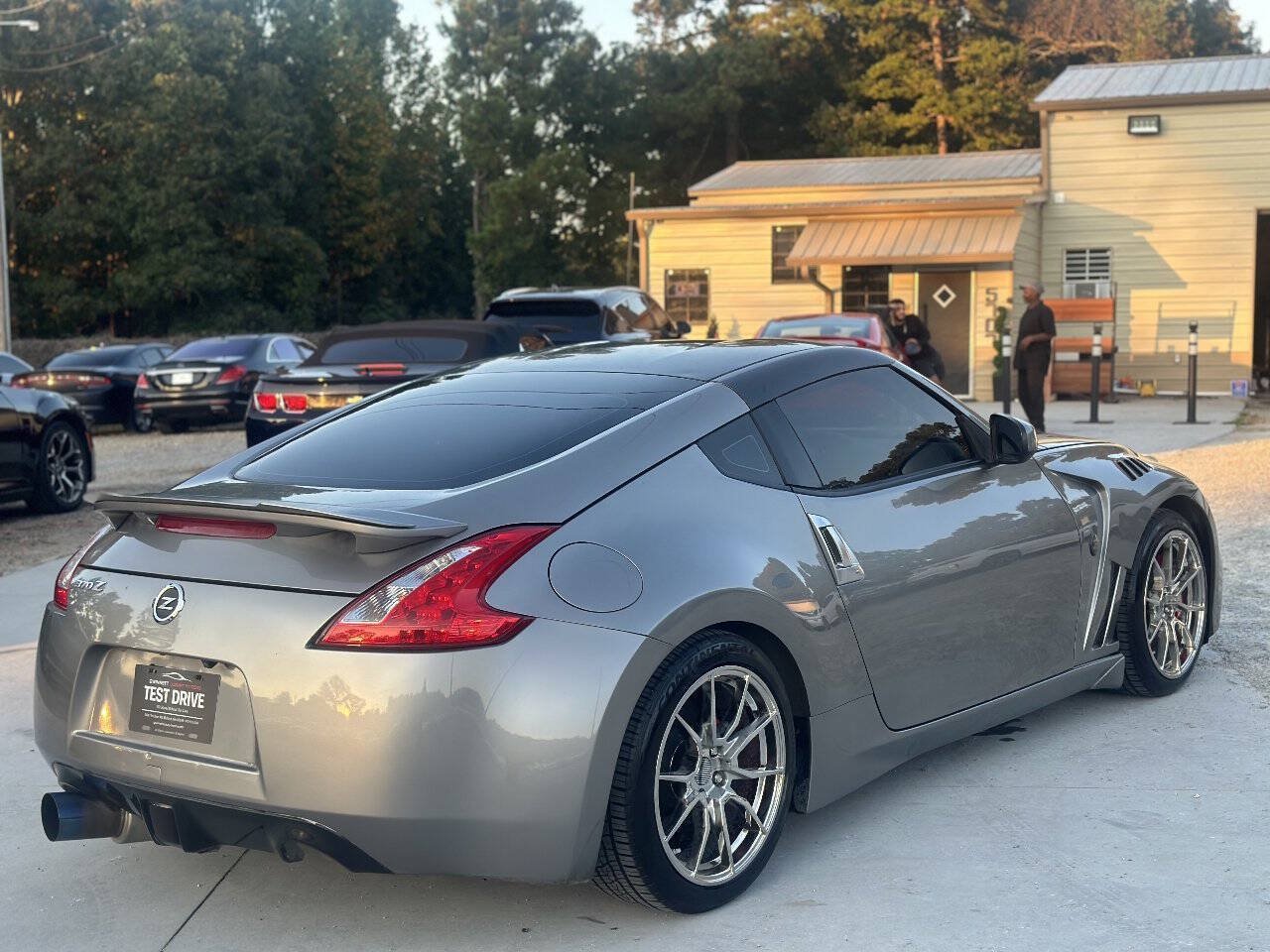 Used 2009 Nissan 370Z Coupe RWD image 9