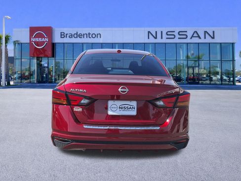Used 2023 Nissan Altima 2.5 SV FWD image 6
