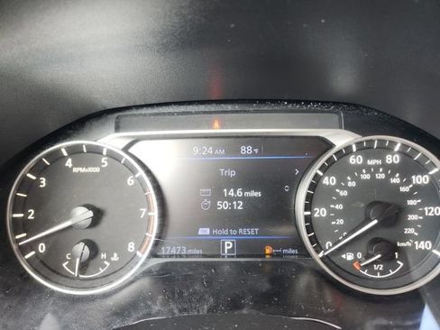 Used 2025 Nissan Altima 2.5 SV FWD image 33