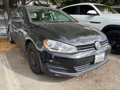 Used 2015 Volkswagen Golf Launch Edition FWD image 2