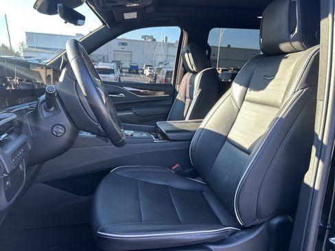 Used 2024 Cadillac Escalade ESV Premium Luxury image 10