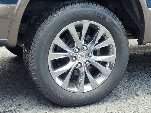 Used 2016 Ford F150 King Ranch w/ Equipment Group 601A Luxury AWD/4WD image 35