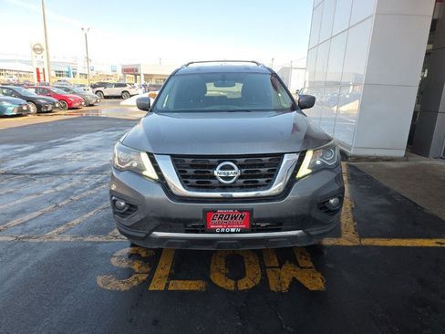 Used 2018 Nissan Pathfinder SV w/ SV Tech Package image 9