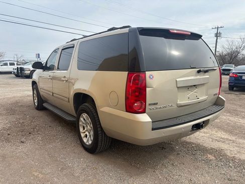 Used 2011 GMC Yukon XL SLE w/ Convenience Package image 5