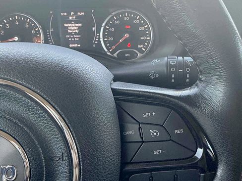 Used 2018 Jeep Renegade Altitude image 10