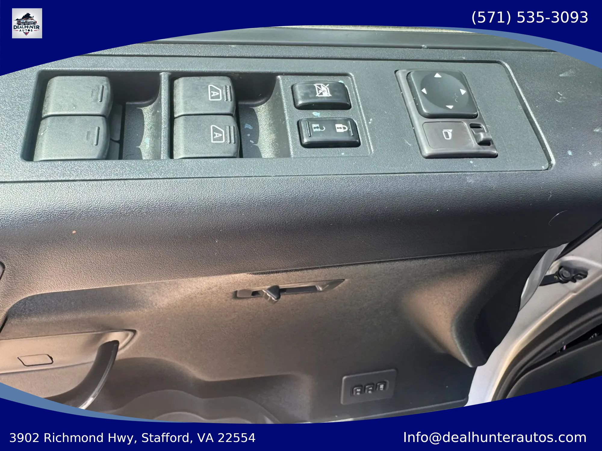 Used 2014 Nissan Titan SL w/ SL Moonroof Package AWD/4WD image 19