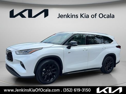 Used 2026 Toyota Highlander Limited AWD/4WD image 7